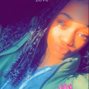 Meet your Posher, Jade